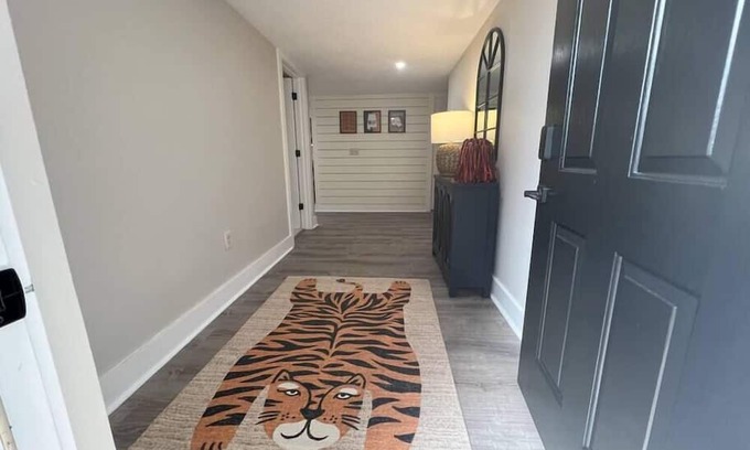Auburn Condo | 2BR/2BA Renovated Condo under 1 mile to Toomers