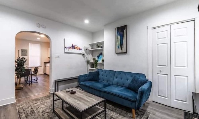 South Side Flats Apartment | 3 Bedroom 717910 by Houzlet