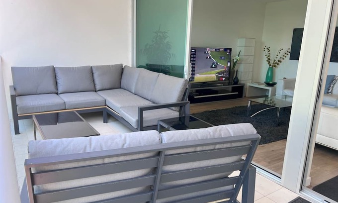 Victor Harbor Apartment | 25 + 26 The Breeze Combo for 14 guests