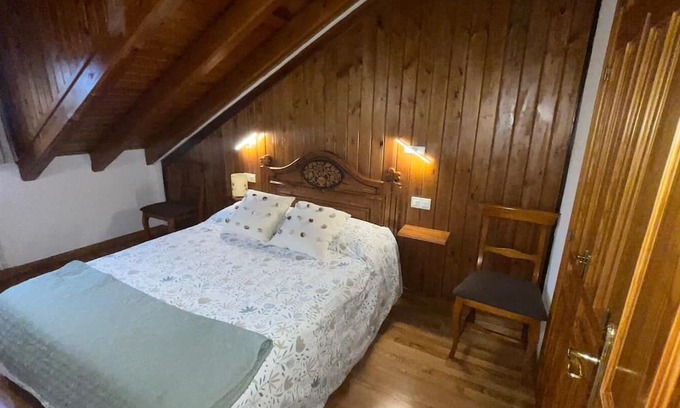 Benasque Apartment | Cozy penthouse in the center of Benasque