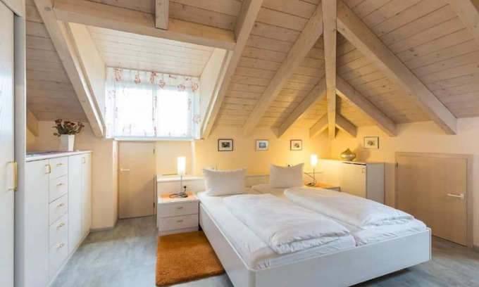 Gailingen Apartment | Apartment 'Studiowohnung' with Mountain View, Shared Terrace and Wi-Fi