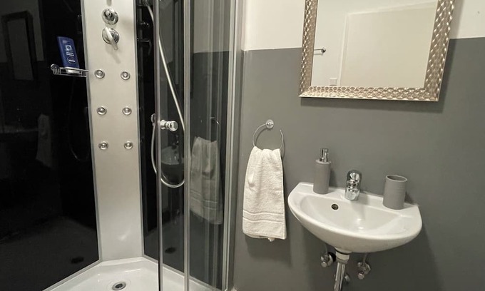 Rathaus Apartment | Modern & central in the city I kitchen I washing machine I balcony I ideal for companies
