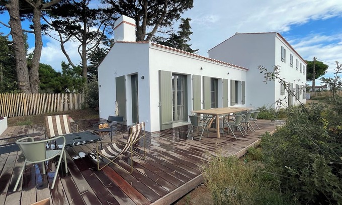 Noirmoutier-en-l'Ile House | House 5 minutes from Luzeronde beach