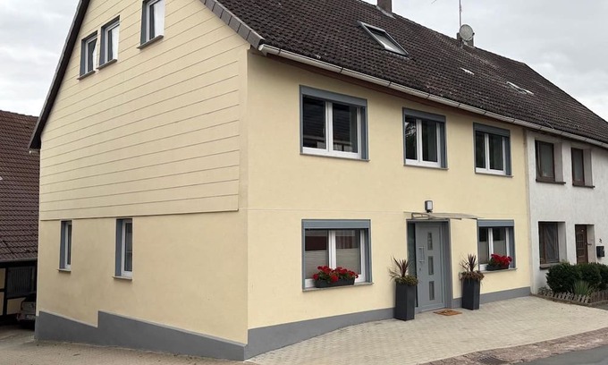 Kreiensen Apartment | Ferienwohnungen am Grannenhof - Holiday apartment with balcony, 80 sqm