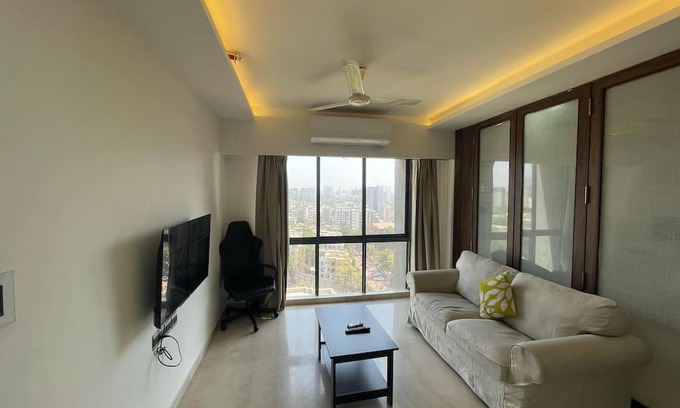 Kurla Apartment | Business-Ready Apt near Jio World Centre | 1BR + Gym + Pool
