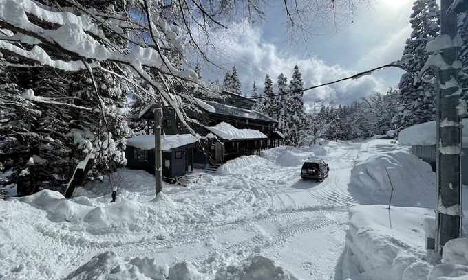 Iida Ski Chalet | Spacious 5-bedroom ski-in chalet—perfect for families and friends.