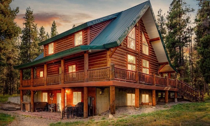 Island Park Cabin | Alpenglow Retreat | Hot Tub | 2 Cabins