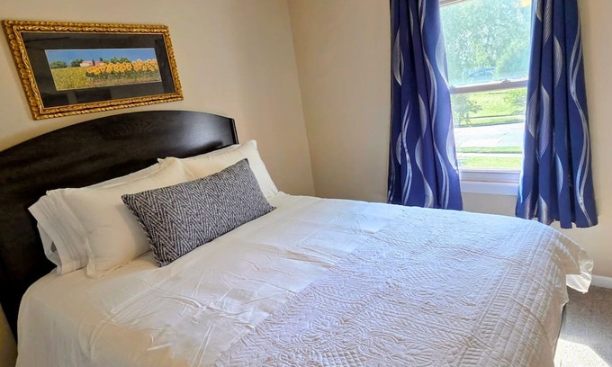 Benson House | Stylish 3BR Home in Omaha, Comfort Awaits You!