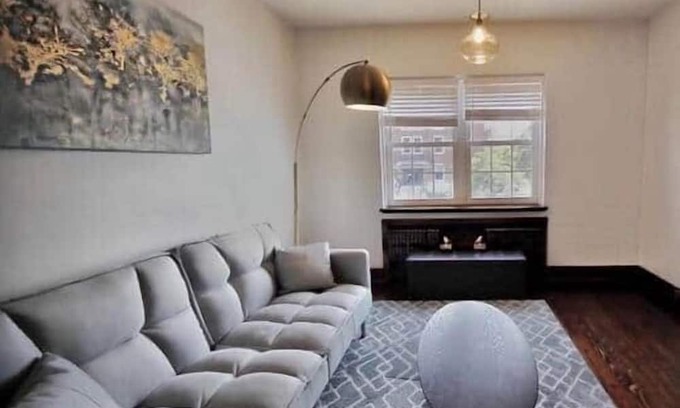 Fourmile House | Pineville's Only Elite Inn: Luxe Stays For Discerning Guests