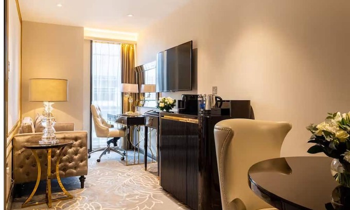 Portsoken Hotel | Spacious East London Suite – Walk to Tower Bridge & Aldgate Tube Station