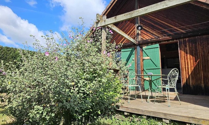 Ebreuil Ski Chalet | Le Chalet Fiolant: cosy wooden chalet for 6/8 people on the banks of the Sioule river