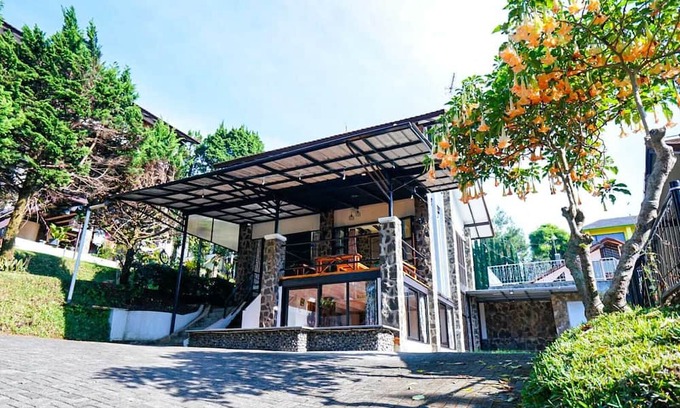 Parongpong Villa | Wonderful 3-bedroom villa in Jawa Barat