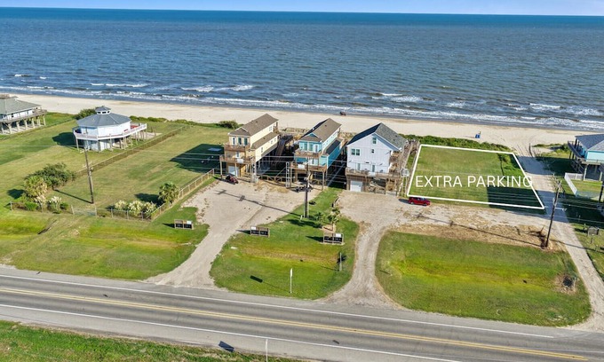 Port Bolivar House | 3 Beachfront Houses! 3 Heated Pools! Sleeps 80! Weddings & Events Welcome! Pets!