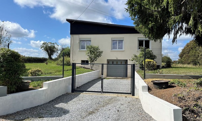 Sevignacq House | Spacious and functional country house in a village with shops