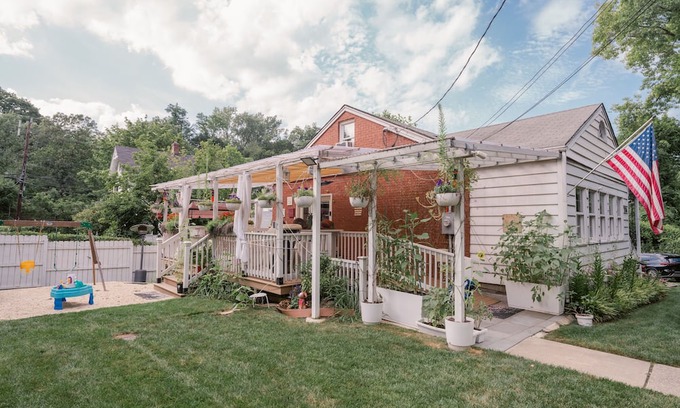 Roslyn House | Modern vibe w/historic Roslyn home on Long Island
