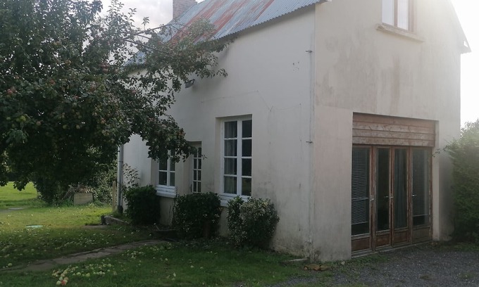 Sourdeval Cottage | Peaceful, charming gîte in Normandy - pets welcome.