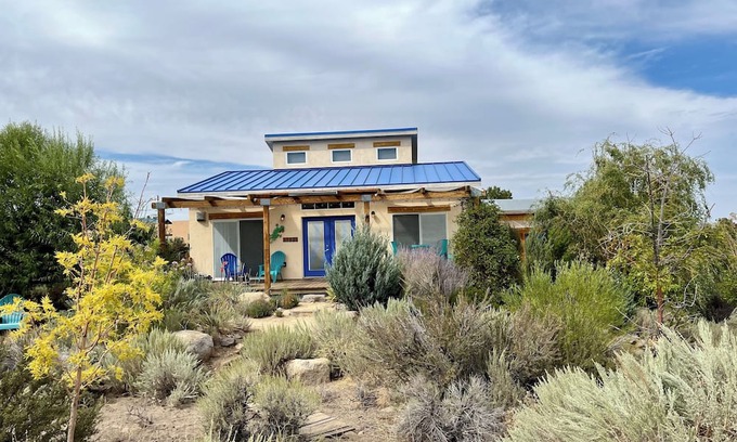 Reno Cottage | Casita Azul- sanctuary at the foot of the Sierra Nevada