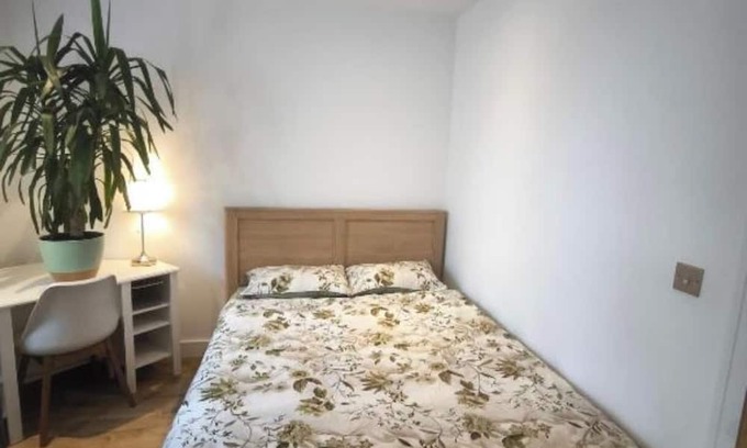 Feltham North Apartment | Cosy apartment near Heathrow