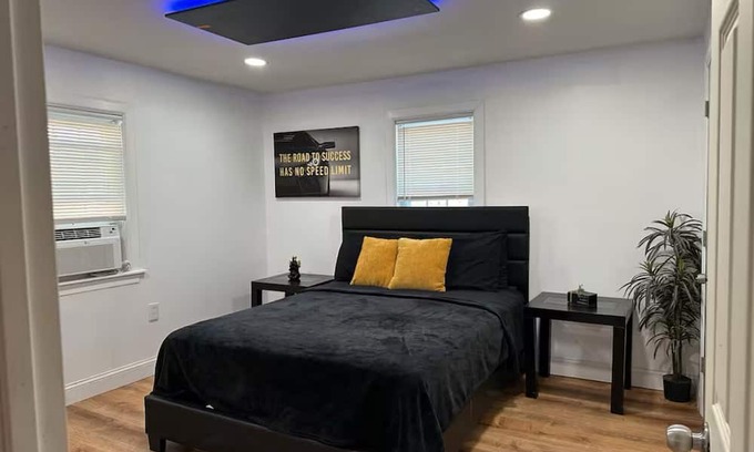 Rahway House | Charming 2-bedroom house in terrific Rahway near train to NYC
