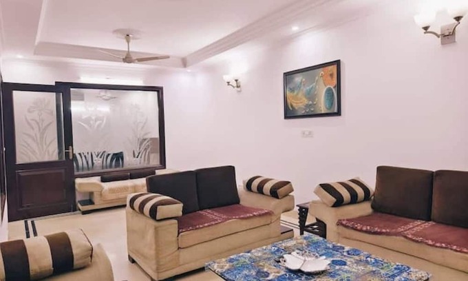 New Delhi Apartment | 2BHK- GK 2 near M Block Market! by HostMyStay