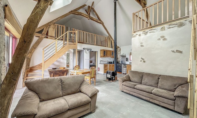 Beynat Cottage | Authentic Cottage, Peaceful with Private Terrace, Private Garden and Wi-Fi