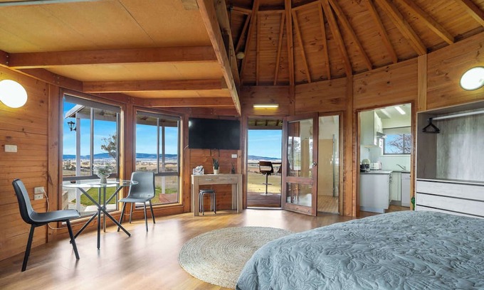 White Rock House | Yurt on the Hill -Unique & Peaceful Country Escape