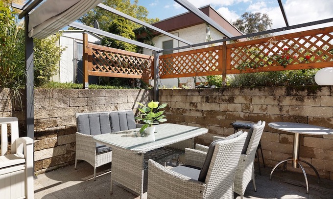 Gaienhofen Apartment | Apartment 'Zeller' with Private Terrace and Wi-Fi