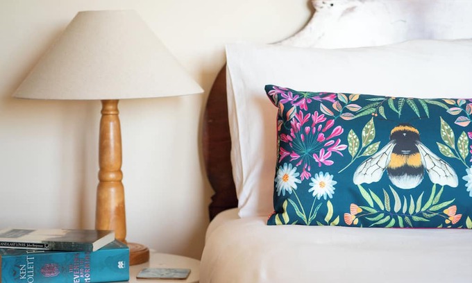 Mylor Bridge Cottage | Peaceful country escape with garden & views