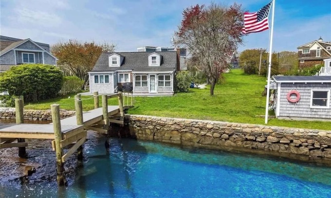 Kenyon House | Serene Fully Remodeled Waterfront Cottage with Brand New Dock & Great Views!