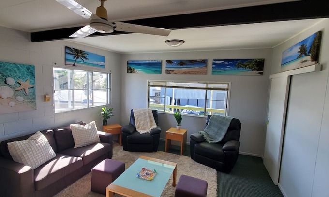 St Helens Beach House | Serene St Helens Beach affordable. Multi Families. Crabbing, fishing & relax.