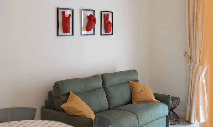 Naples City Centre Apartment | Charming street view apartment in fabulous Napoli historic center with WiFi, AC