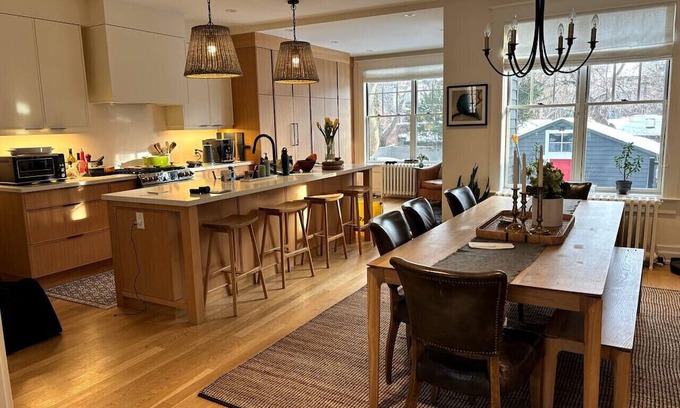 Roncesvalles Village House | Cozy Work-Friendly 2BR Home near High Park & Lake