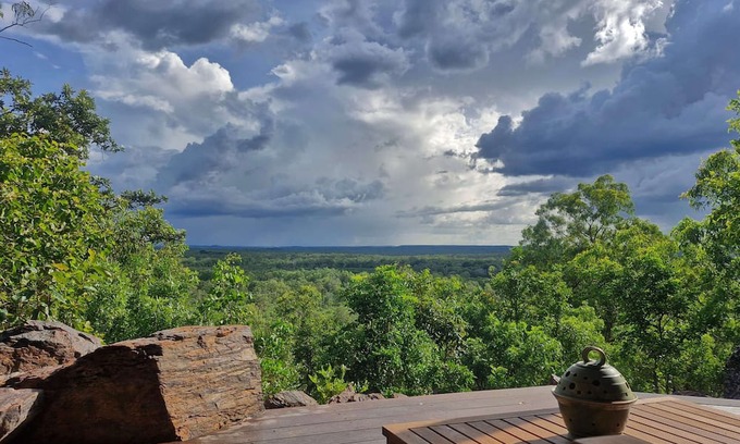 Rum Jungle Bed & Breakfast | Escape to a world where luxury meets nature! On the doorstep to Litchfield NP.