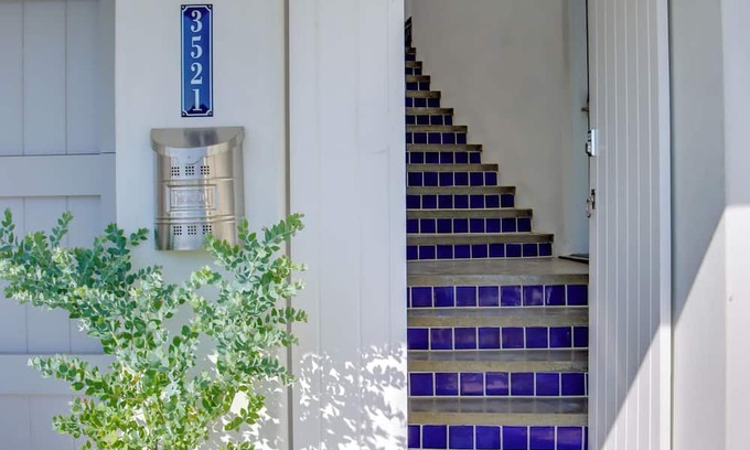 Middletown Cottage | MONTHLY Santorini-inspired Walk-out Cottage w/Private Patio, Fireplace + Jacuzzi