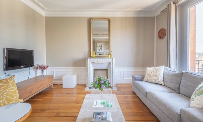 Maisons-Laffitte Apartment | Charming Hausmann apartment 15 minutes from Paris