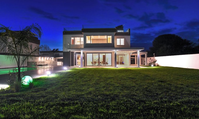 Zona XXXIII Acilia Sud Villa | Axa Luxury