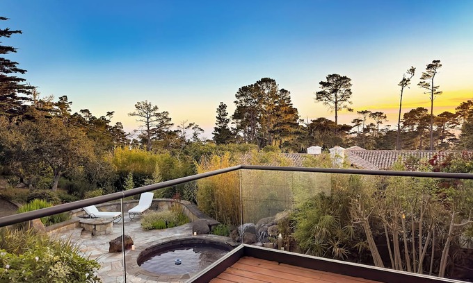 Del Monte Forest House | Pebble beach secret golfers retreat with hot tub and gym LX92