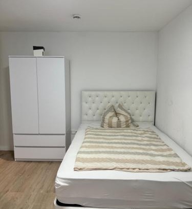 Villingen-Schwenningen House | Möbliertes Zimmer