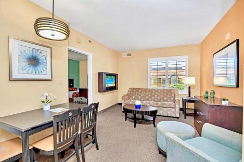Florida Central Atlantic Coast Apartment | Near Disney 1BR Suite with Pool and Hot Tub