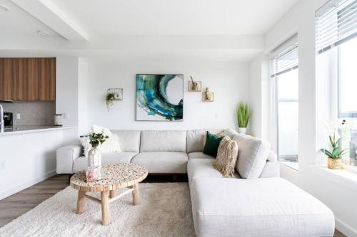 Yesler Terrace Apartment | Cozy 1 bed with city/water view.